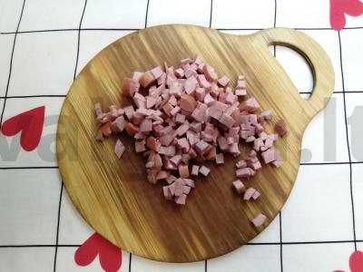 Sūrio ir dešrelių kotletai džiūvėsėliuose Žingsnis 1