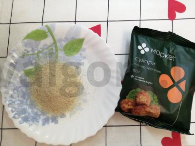 Sūrio ir dešrelių kotletai džiūvėsėliuose Žingsnis 6