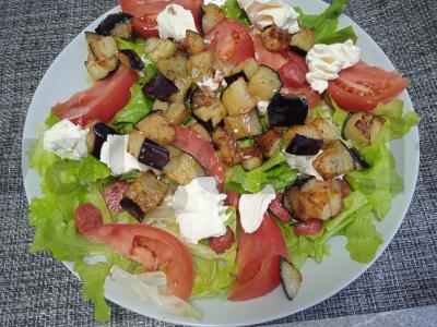 Salotas su baklažanu, minkštu varškės sūriu ir pitahaja Žingsnis 6