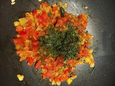 Kiaušinienė su daržovėmis ir sūriu Žingsnis 3