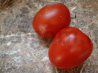 Kiaušinienė su pomidorais, saliami ir sūriu Žingsnis 1