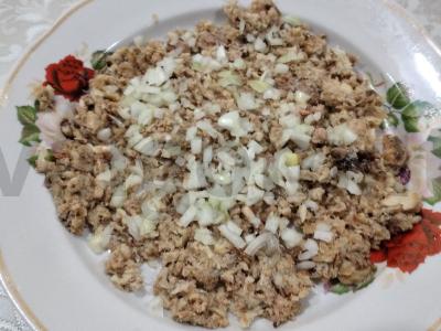 Skani salotos su konservais ir bulvėmis Žingsnis 1