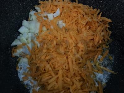 Brokolinių sriuba su daržovėmis ir sūriu Žingsnis 1