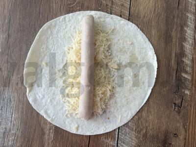 Vamzdelis su vištienos dešrele ir sūriu Žingsnis 2