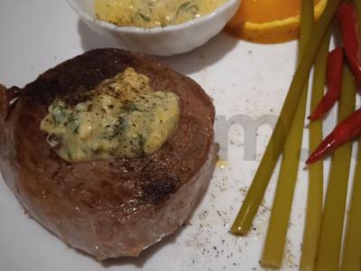 Jautienos steikas su apelsinų-grietinėlės padažu pagrindine nuotrauka