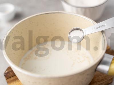 Pyragas su džiovintomis abrikosais, slyvomis ir citrina Žingsnis 1