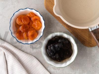 Pyragas su džiovintomis abrikosais, slyvomis ir citrina Žingsnis 5