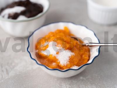 Pyragas su džiovintomis abrikosais, slyvomis ir citrina Žingsnis 8