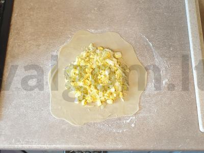 Smulkus pyragas su kopūstais ir kiaušiniu Žingsnis 7