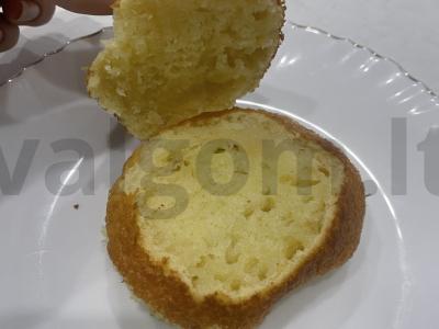 Biskvitinis pyragas su braškių džemu Žingsnis 8