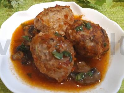 Kopūstų kotletai su mėsa pagrindine nuotrauka