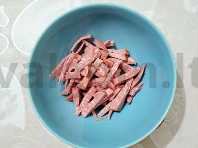 Švelnus salotas su lydytu sūriu Žingsnis 1