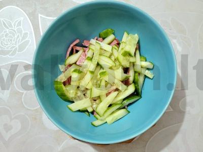 Švelnus salotas su lydytu sūriu Žingsnis 2