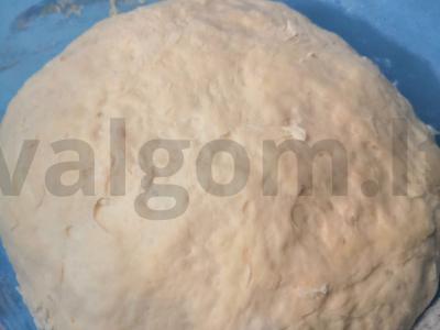 Namų pica su dešra, daržovėmis ir sūriu Žingsnis 1