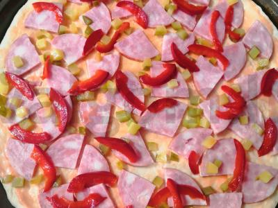 Namų pica su dešra, daržovėmis ir sūriu Žingsnis 4