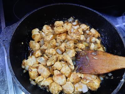 Spagečiai su vištienos krūtinėlėmis grietinėlės padaže Žingsnis 5