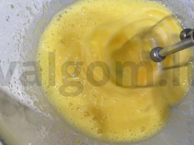 Biskvitiniai sausainiai „Eglutės sniege“ Žingsnis 1