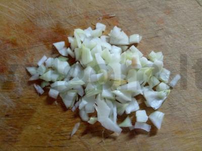 Kiaulienos guliašas su pomidorų-grietinės padažu Žingsnis 1