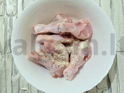 Kvapnūs vištienos blauzdos sojų padaže keptuvėje Žingsnis 1