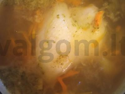 Vištienos sriuba su žvaigždutėmis ir bulvėmis Žingsnis 2