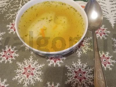 Vištienos sriuba su žvaigždutėmis ir bulvėmis Žingsnis 3