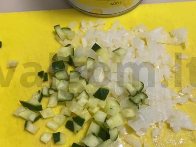 Raudonos žuvies salotos su kukurūzais Žingsnis 5