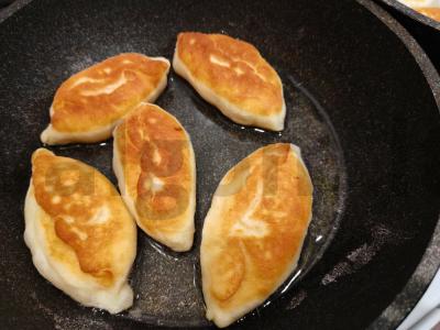 Kepti pyragėliai su bulvėmis Žingsnis 14