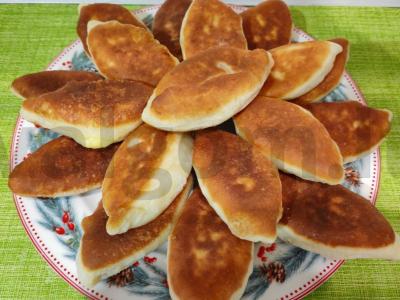 Kepti pyragėliai su bulvėmis pagrindine nuotrauka