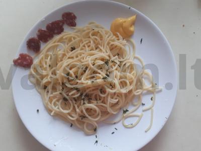Al dente spageti su dešra pagrindine nuotrauka