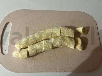 Bananų piurė su cinamonu ir vaisiais Žingsnis 1