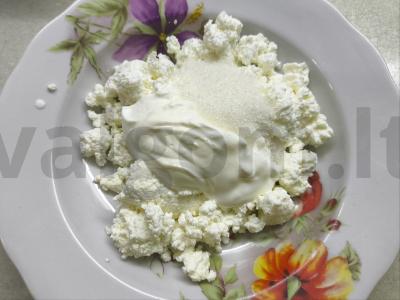 Varškės masė su razinomis ir apelsinų cukatais Žingsnis 1