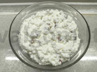 Varškės masė su razinomis ir apelsinų cukatais Žingsnis 3