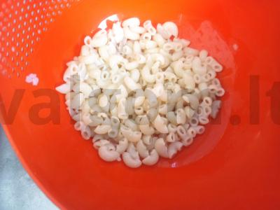 Makaronai su grybais, svogūnais ir sūriu Žingsnis 4