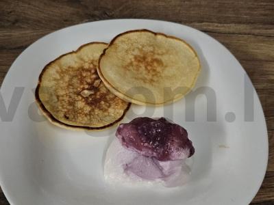 Blynai su termostatu jogurtu ir mėlynėmis pagrindine nuotrauka