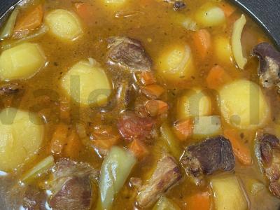 Namų šurpa iš kiaulienos pagrindine nuotrauka