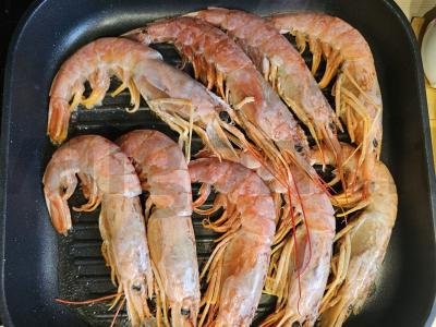 Kvapnūs krevetės su česnaku ir petražolėmis Žingsnis 1