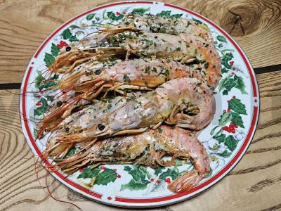 Kvapnūs krevetės su česnaku ir petražolėmis pagrindine nuotrauka