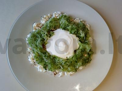 Varškės ir agurkų tostai su prieskoniais Žingsnis 3