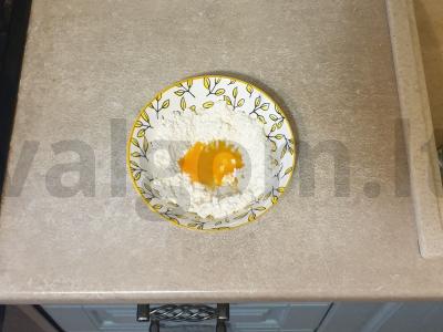 Švelnūs bananiniai varškėčiai Žingsnis 2