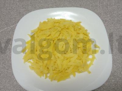 Salotas „Rūkyta lašiša po lapės kailiu“ Žingsnis 1