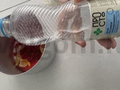 Limonadas su mineraliniu vandeniu ir aviečių uogiene „Avietė“ Žingsnis 3