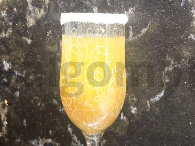 Alkoholinis kokteilis „Bellini“ pagrindine nuotrauka