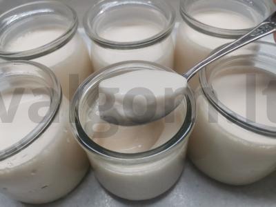 Rūgpienis iš išrūgų pagrindine nuotrauka