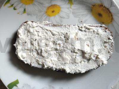 Sumuštinis su raudonąja ikra, varške ir agurku Žingsnis 3