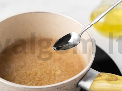 Tabule salotos su bulguru ir kaparėliais Žingsnis 2