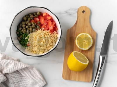 Tabule salotos su bulguru ir kaparėliais Žingsnis 4