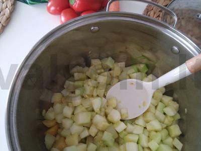 Daržovių troškinys su pupelėmis Žingsnis 3