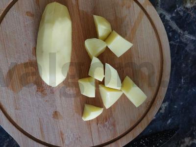 Keptas bulvės prieskoniuose Žingsnis 1