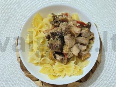 Kiaulienos ir voveraičių padažas pagrindine nuotrauka