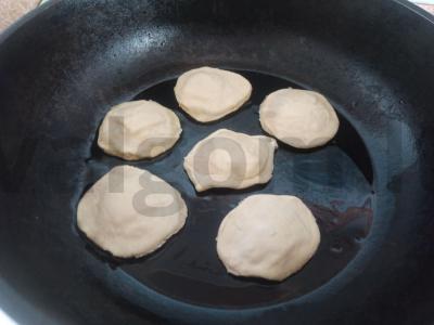 Riešutų ir sūrio įdarytos paplotėliai Žingsnis 5